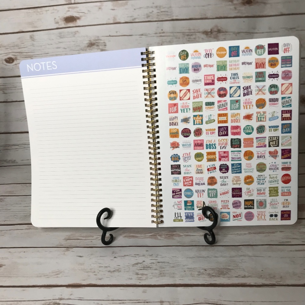 2020 Orange Circle Studio Desert Llamas Planner - Picture 6 of 8